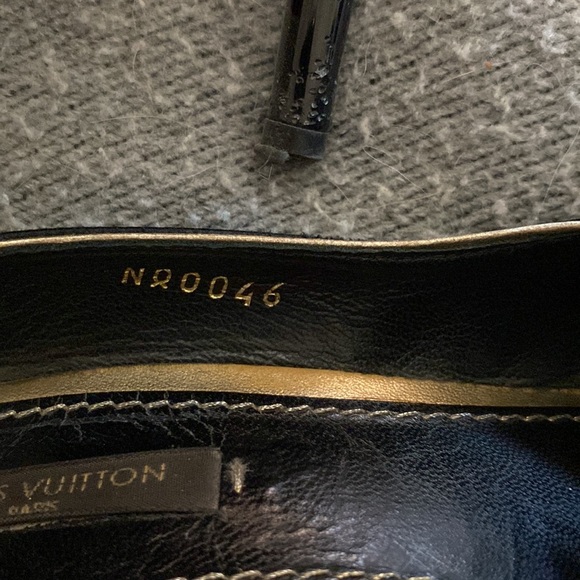 Authentic Louis Vuitton, bee high heels - Picture 9 of 10